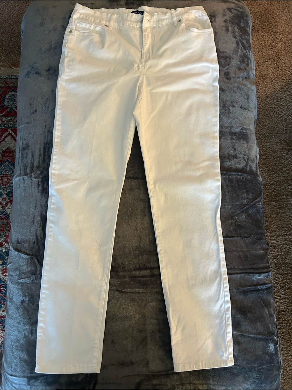 Bandolino White Straight-Leg Summer Light Weight Jeans
